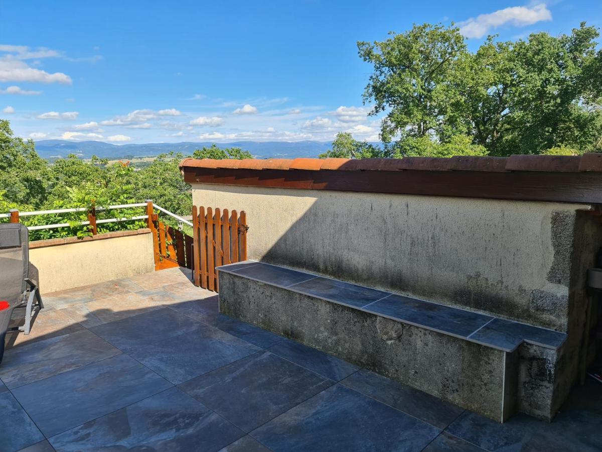 Gite Chez Tiane Saint-Flour-L'Etang Dış mekan fotoğraf