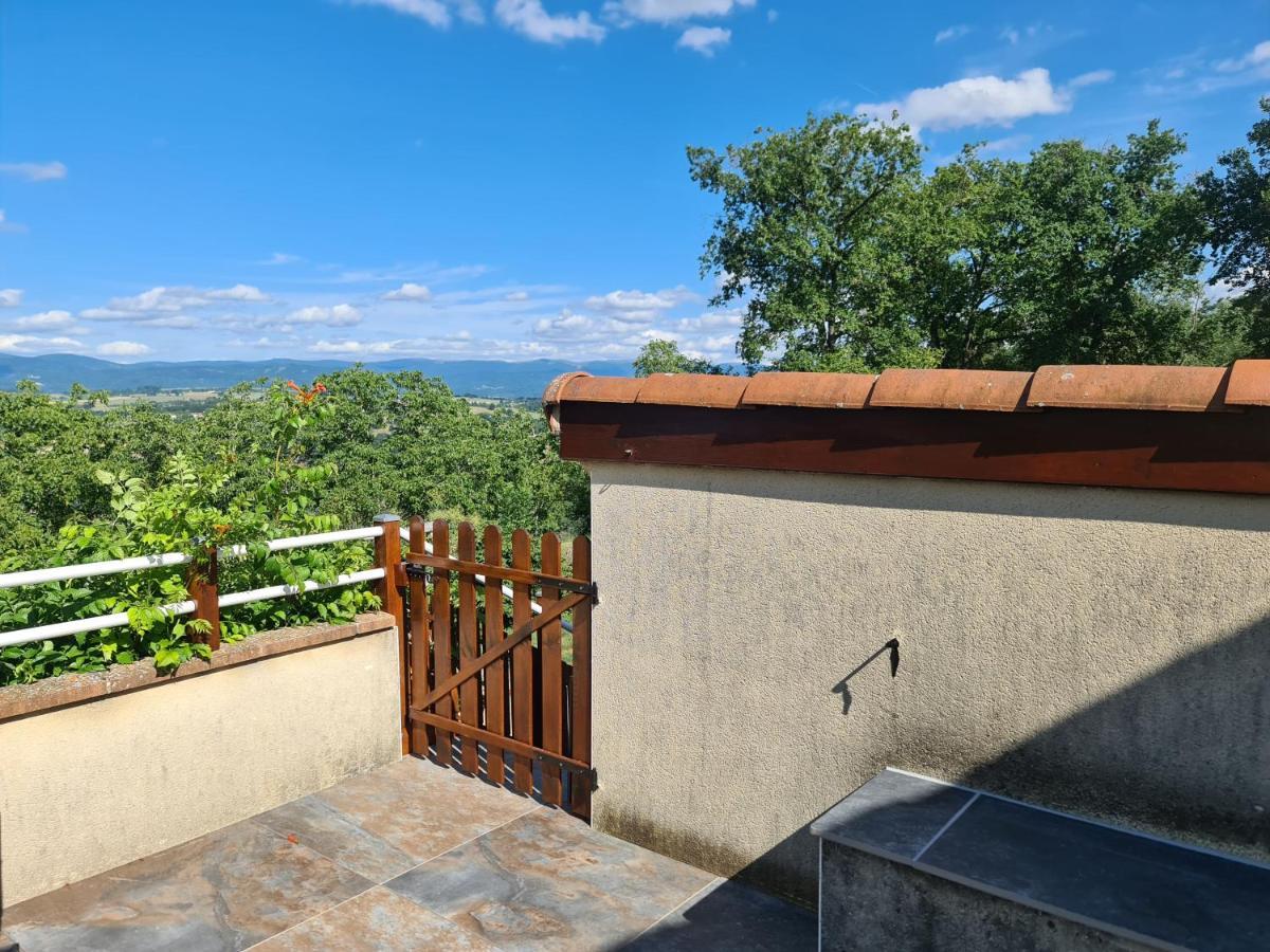 Gite Chez Tiane Saint-Flour-L'Etang Dış mekan fotoğraf